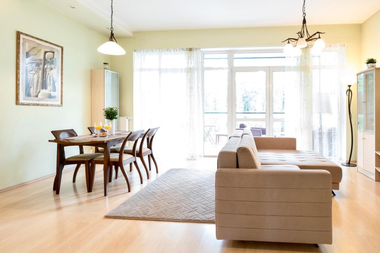 Spacious With Cozy Balcony By Urban Rent *