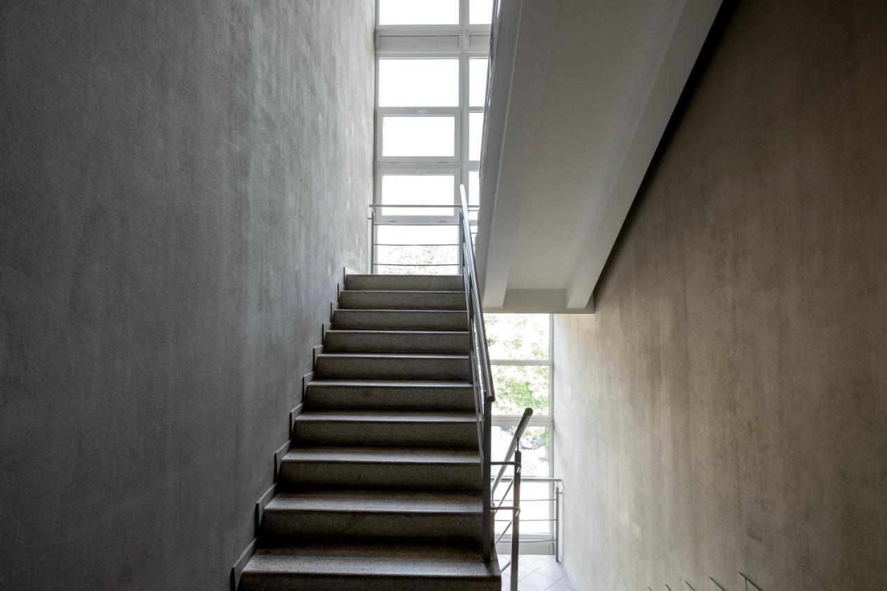 Spacious With Cozy Balcony By Urban Rent *